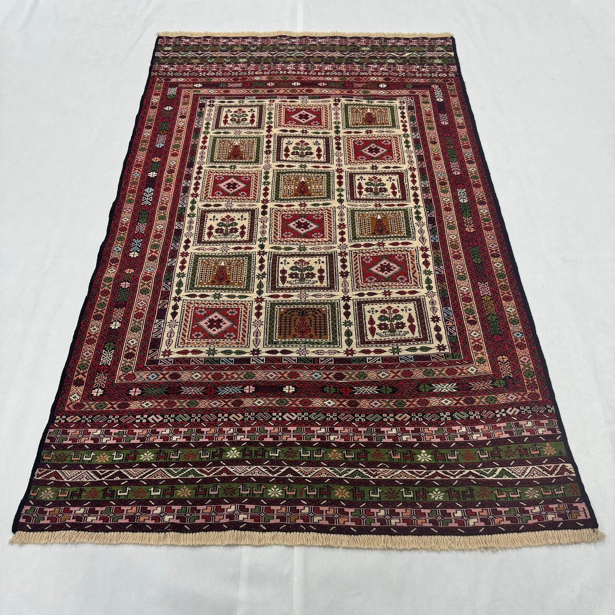 Handwoven Wool Kilim – Floral Diamond – 4 ft x 6 ft – Red & Green – photo 2